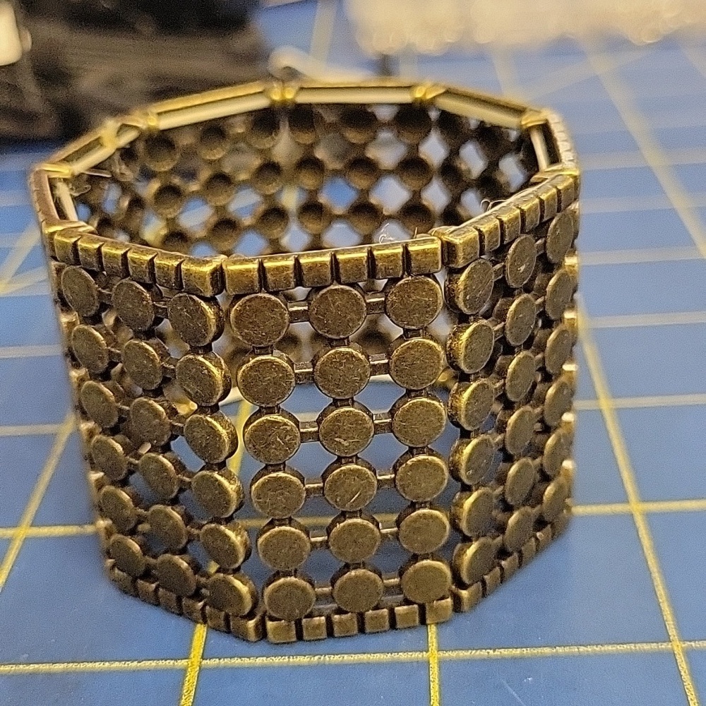 Pewter Tone Metal 7" x 1.75" Stretchy Bracelet